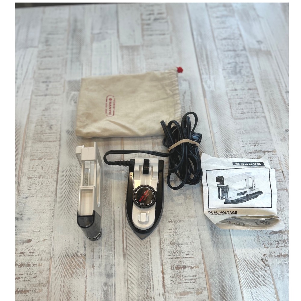 Sanyo‎ Dual Voltage Travel Mini Iron with Spray and Pouch